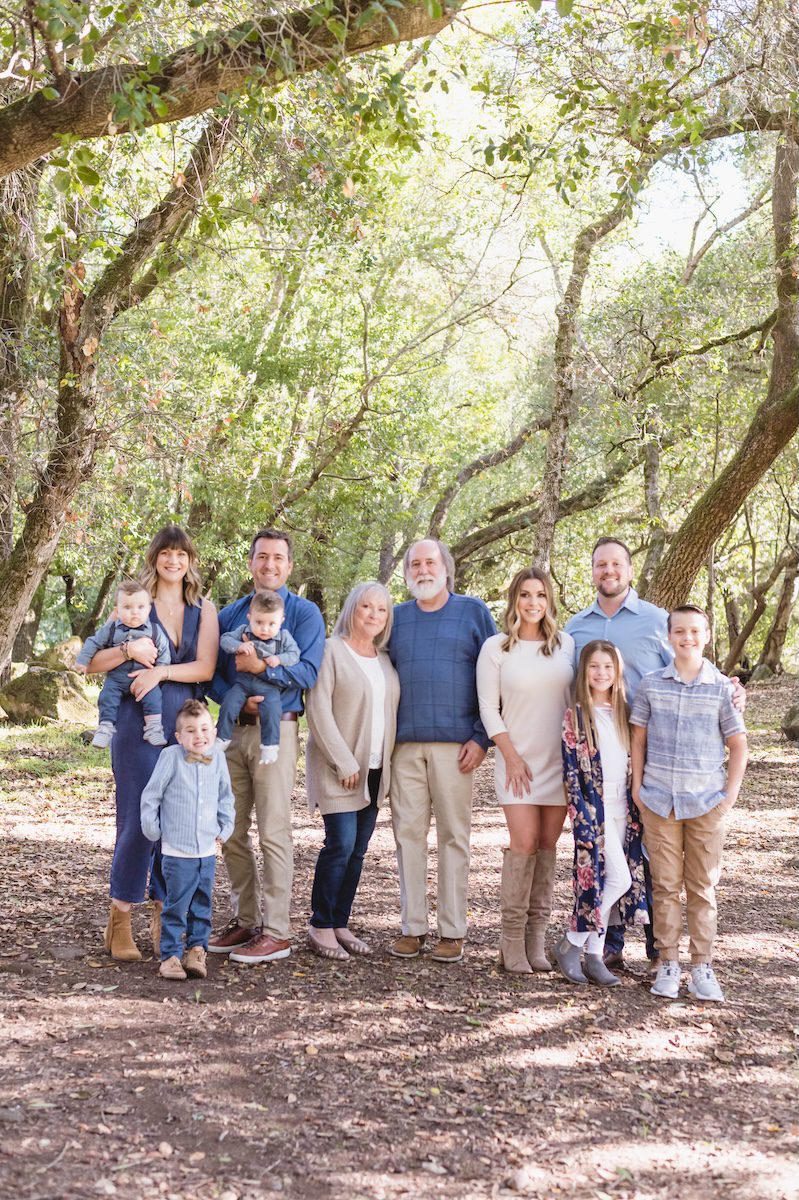 family in willow like trees in santa rosa, california by photographer Jen Vazquez