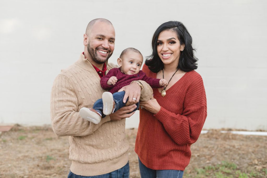 Capturing Family Joy: Top Tips for Successful Holiday Mini Sessions by Jen Vazquez Photography