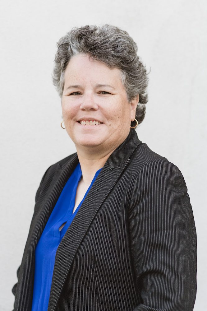 Looking for fresh, modern headshots in the Bay Area? I’m a San Jose headshot photographer who makes the whole process quick and friendly. Whether you need updated photos for your website, LinkedIn, or your brand, I help you look confident and relaxed on camera. Perfect for anyone wanting clean, pro images from a Bay Area photographer who gets what business owners need.