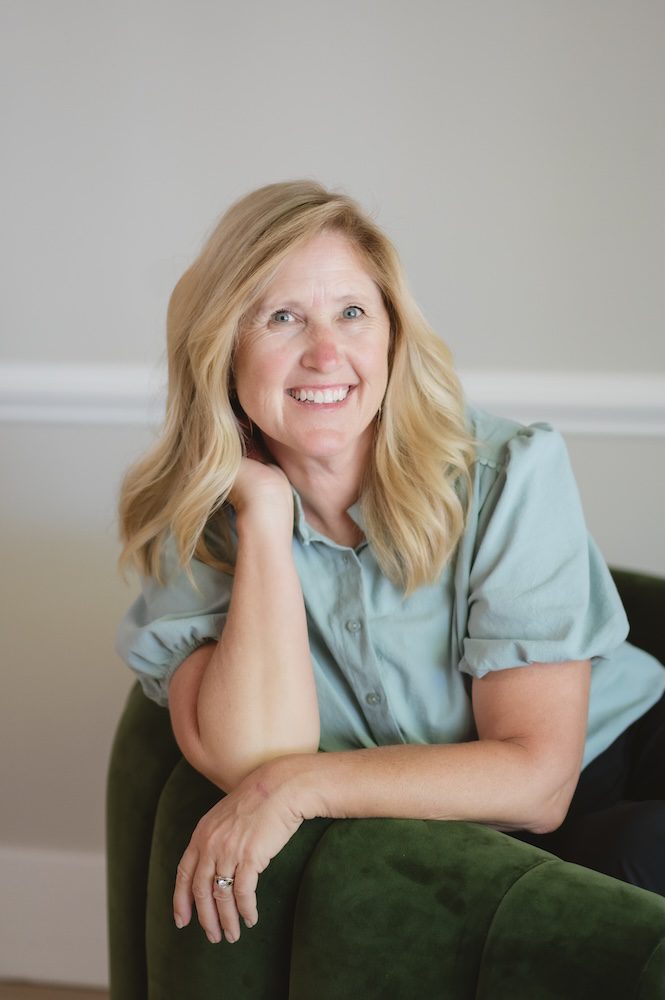 Looking for fresh, modern headshots in the Bay Area? I’m a San Jose headshot photographer who makes the whole process quick and friendly. Whether you need updated photos for your website, LinkedIn, or your brand, I help you look confident and relaxed on camera. Perfect for anyone wanting clean, pro images from a Bay Area photographer who gets what business owners need.