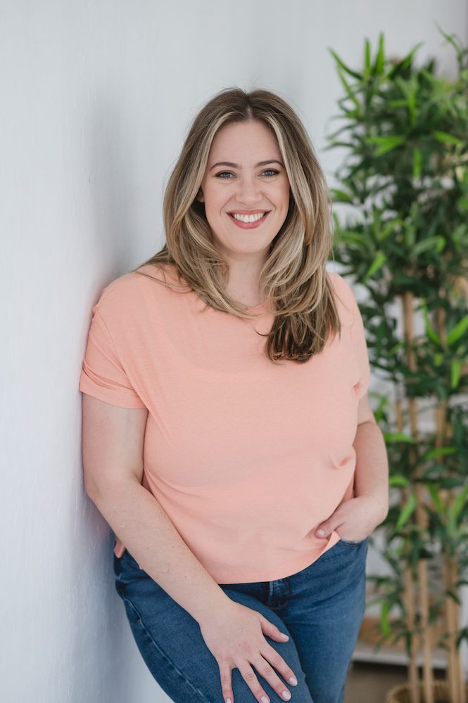 Looking for fresh, modern headshots in the Bay Area? I’m a San Jose headshot photographer who makes the whole process quick and friendly. Whether you need updated photos for your website, LinkedIn, or your brand, I help you look confident and relaxed on camera. Perfect for anyone wanting clean, pro images from a Bay Area photographer who gets what business owners need.